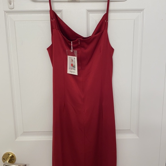 Burgundy satin evening dress - Picture 6 of 7